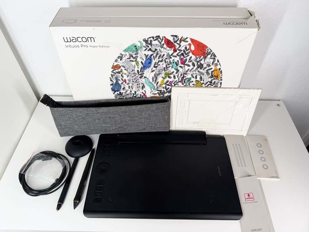 Wacom Intuos Pro Paper Edition Graphic Drawing Tablet Pro Pen 2 & Accessories